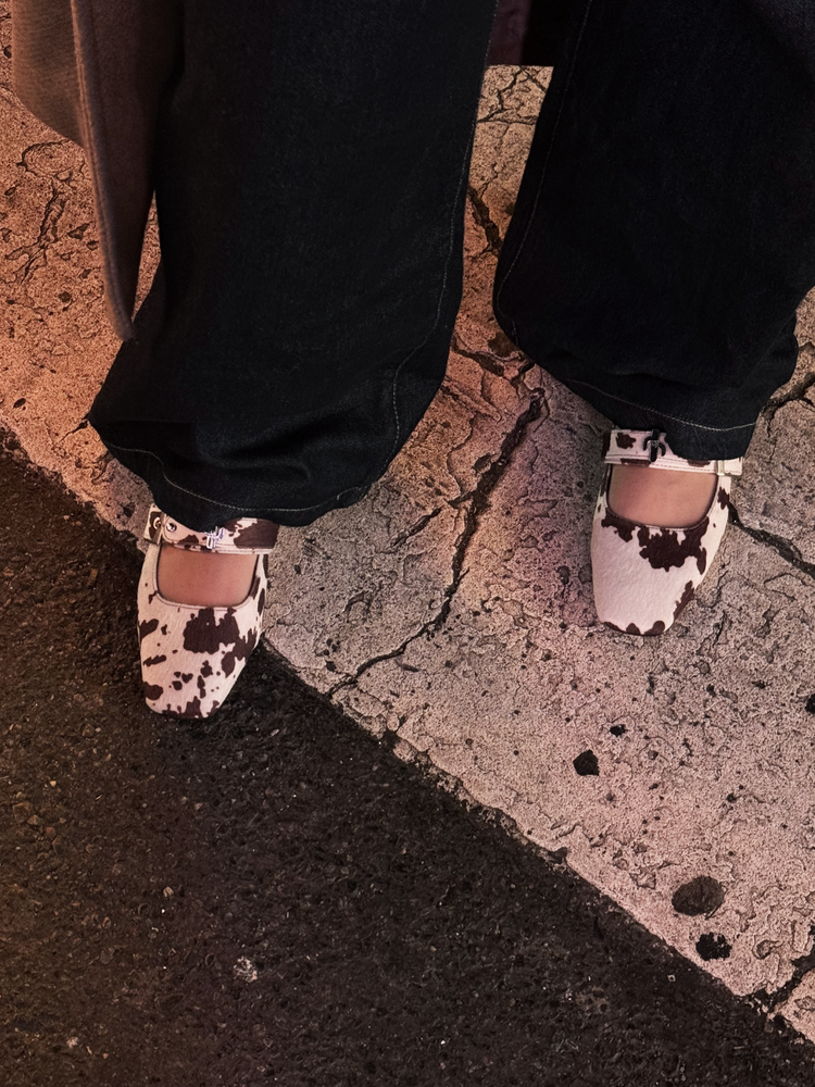 
                  
                    Cargar imagen en el visor de la galería, The Greta Brown
                  
                