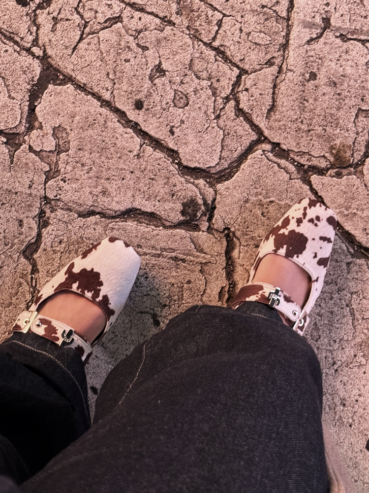 
                  
                    Cargar imagen en el visor de la galería, The Greta Brown
                  
                