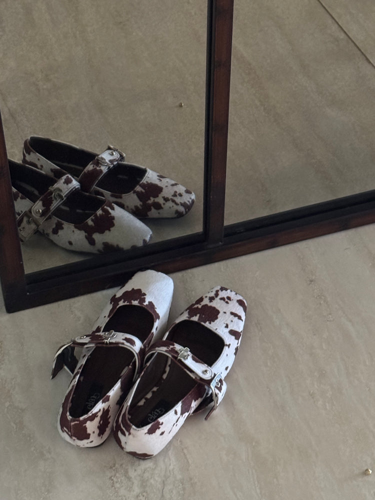 
                  
                    Cargar imagen en el visor de la galería, The Greta Brown
                  
                