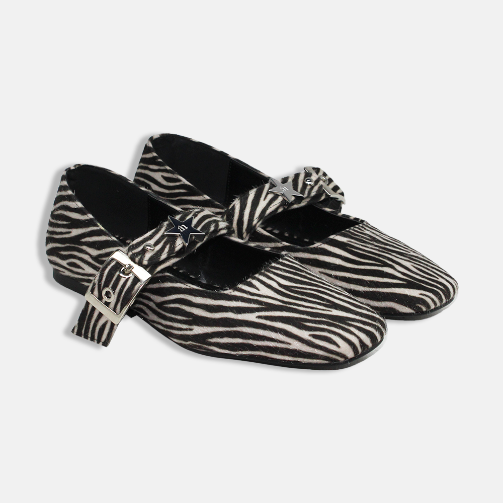 
                  
                    Cargar imagen en el visor de la galería, The Greta Zebra
                  
                