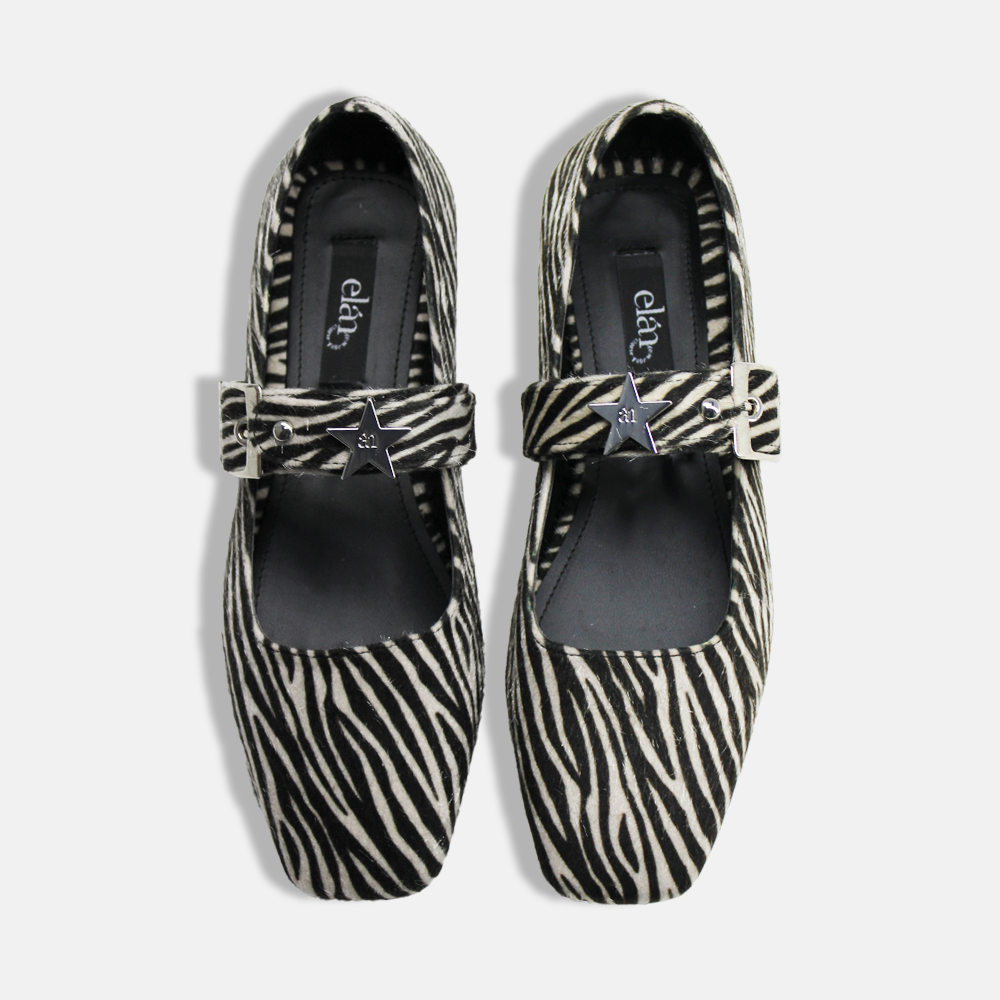 
                  
                    Cargar imagen en el visor de la galería, The Greta Zebra
                  
                