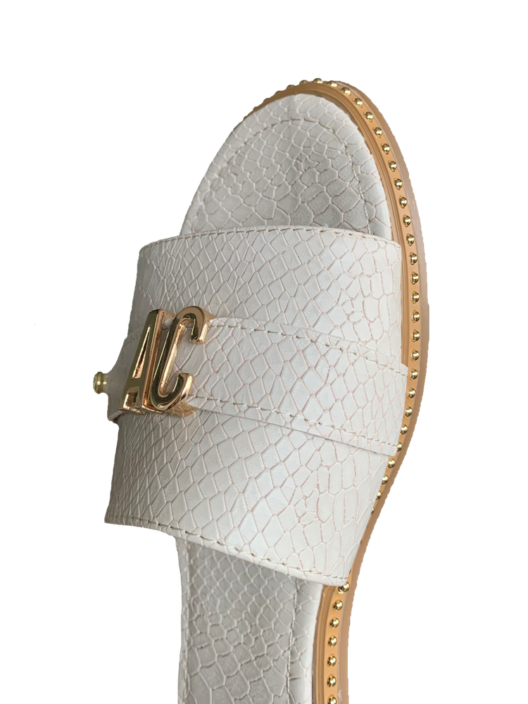 
                  
                    Load image into Gallery viewer, The Eleanor Croc Cream
                  
                
